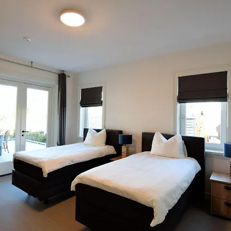 Villa Luxurious With Private Garden In *