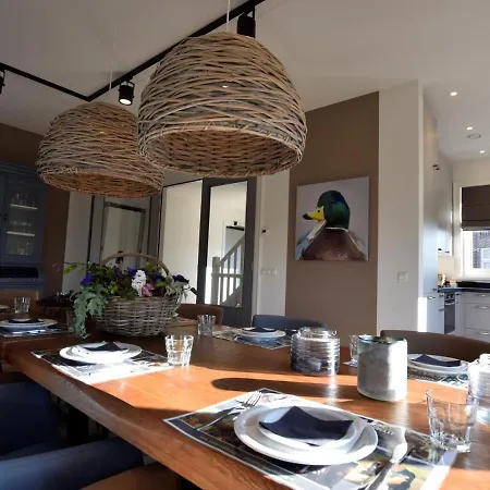 Villa Luxurious With Private Garden In *