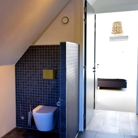 Luxurious With Private Garden In Villa