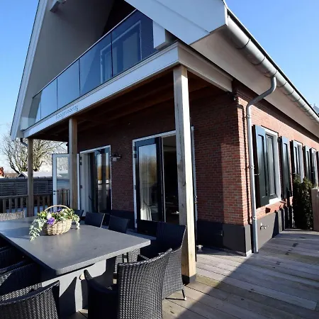 Luxurious With Private Garden In *