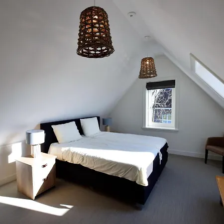 Villa Luxurious With Private Garden In