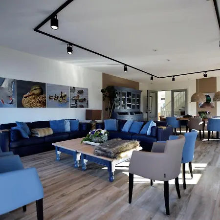 Villa Luxurious With Private Garden In *
