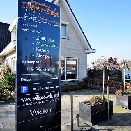 Villa Luxurious With Private Garden In *